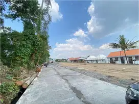 Dekat Stadion Maguwoharjo, Lingkungan Nasionalis, Strategis
