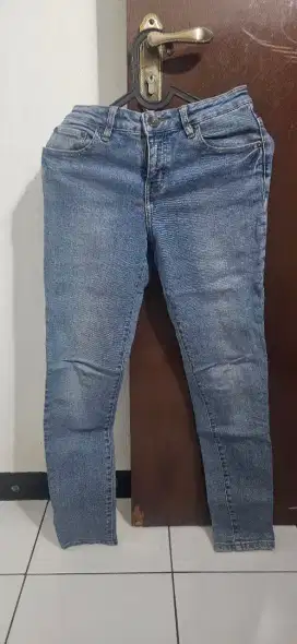 Jeans C2 masih mulus