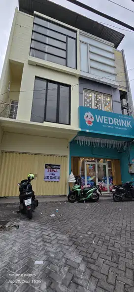 Maunukan. Ruko 3 lantai. Siap pakai