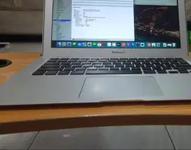 Di jual Macbook Air Early 2015 CTO Grey