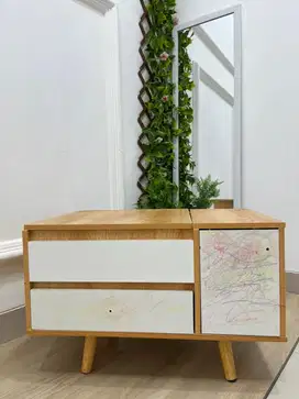 Meja rias minimalis