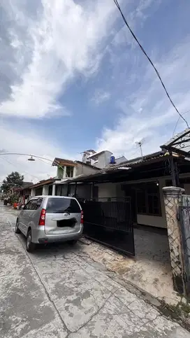 Dikontrakan (Tahunan atau 6 Bulan) Rumah di Permata Biru, Cinunuk