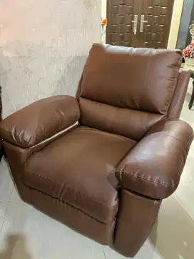 Dijual Satu Set Sofa Kulit Cheers Ukuran Besar Kondisi Istimewa