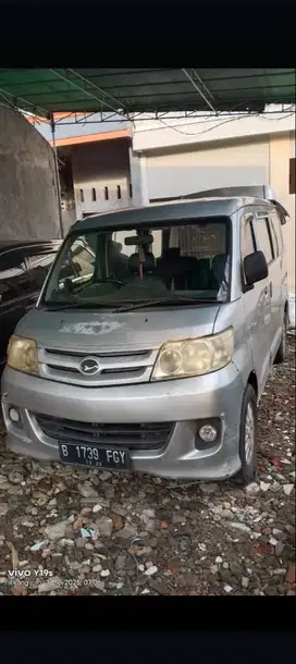 Daihatsu luxio 2012