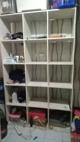 Dijual lemari laundry atau rak tas