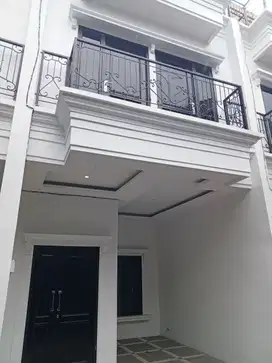 Rumah townhouse strategis jakarta selatan dekat tol stasiun kampus ui