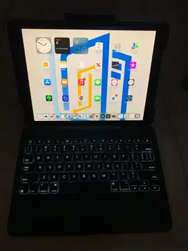 Logitech slim combo keyboard untuk ipad pro 10.5” tahun 2017
