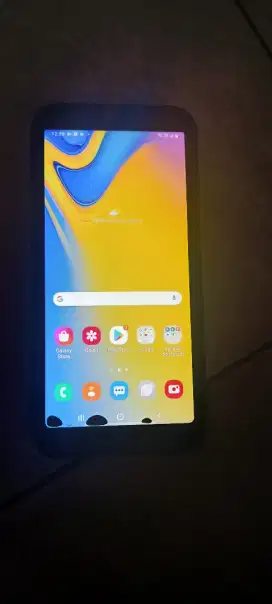 Di jual hp Samsung j6 plus