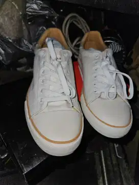 Sepatu Airwalk Ukuran 42 Kondisi BARU bukan BEKAS