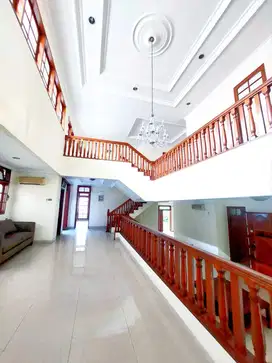 JUAL PONDOK INDAH RUMAH HOMIE DG SWIMMING POOL GANDARIA LEBAK BULUS