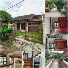 rumah tua 1,5 lantai di masnaga jakasampurna bekasi barat jawa barat