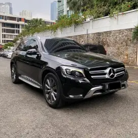 ( CASH ! LOW KM PAJAK PJG ) Mercedes Benz GLC 250 2017