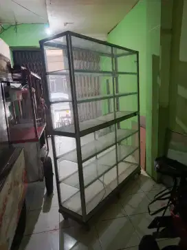 ETALASE 2 meter (tinggi), lebar 1.5 meter, kondisi istimewa 90%