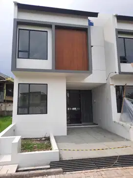 Rumah 2 Lantai Antapani termurah Cluster one gate Strategis 1 unit
