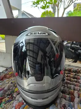 Helm Zeus Full dan Half Face