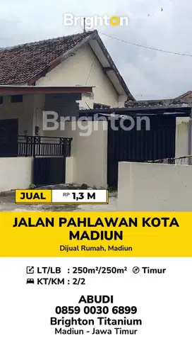 RUMAH HOOK DI TENGAH KOTA MADIUN, GEDE MURAH, BUTUH LAKU SECEPATNYA