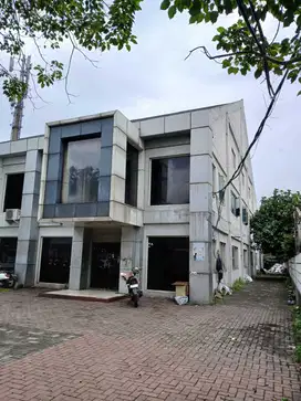 Gedung cocok untuk kantor atau usaha lain di kawasan Kemang Jaksel