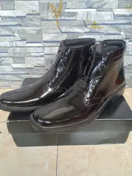 Sepatu PDH kilap size 43 baru ada box poris cipondoh
