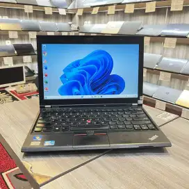 Lenovo Thinkpad X230. core i5 gen 3. ram 4gb. ssd 128gb. bergaransi.