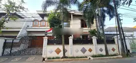 Rumah 2 Lantai Bagus Unfurnished SHM di Kemang , Jakarta Selatan