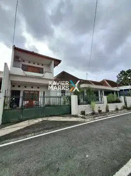 Dijual Rumah Vintage Selangkah dari Ijen di Jl Buah-buahan Malang