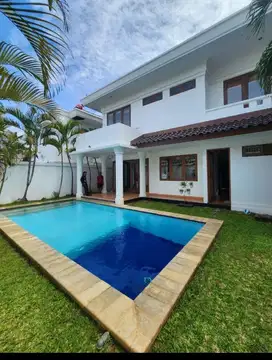 rumah nyaman bebas banjir di Pejaten Barat