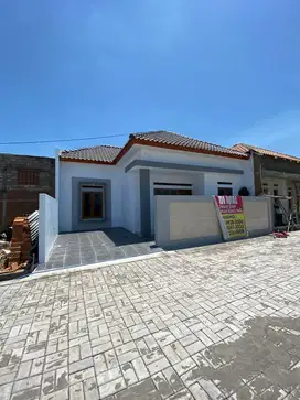 Rumah baru di kawasan perumahan terpadu timur luwes gentan