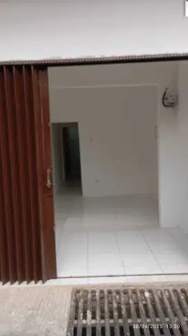 Kios bangunan baru di Pondok Labu