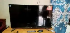 Tv digital merk akari 43 inch
