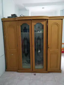 Lemari Pakaian 4 pintu