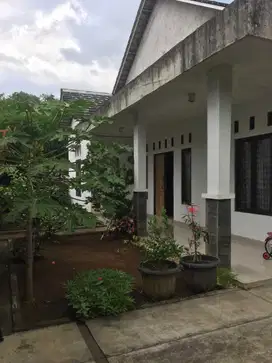 Dijual rumah mutah 1 lt posisi hook siap huni di sukahati cibinong