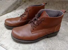Sepatu boots kulit Cardinal 42