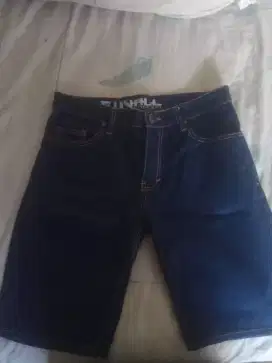 celana pendek jeans