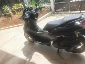 N-Max 2015 warna hitam