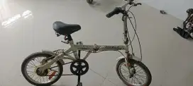 Sepeda Lipat Aleoca Carino ukuran 16 inch putih