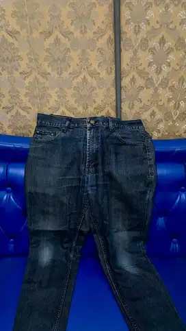 celana jeans slim fit