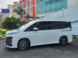 [LOW KM] Toyota All New Voxy 2.0 CVT 2023