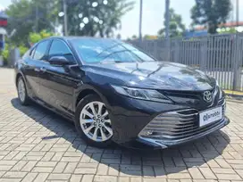 [OLX Mobbi] Toyota Camry Hitam 2.5 V Bensin-AT 2021 BAI