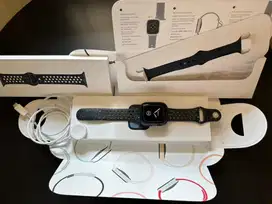 Apple Watch Series 9, 45 mm, Mid Black S/M + nike strap ori Size S/M