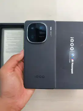 Iqoi 12 16/512GB Fullset No Minus