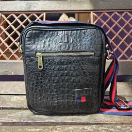 GUCCI SLING BAG FOR UNISEX