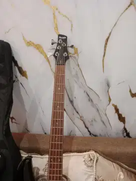 BASS IBANEZ SOUNDGEAR 5 STRING