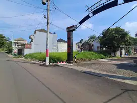 Luas 233 m², 2 menit Jl. Solo-Smg | Rumah di Pudak Payung/Pudakpayung