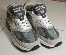 Sepatu Running New Balance 993 USA Size 44