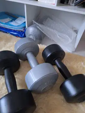 Dumbbell 5kg dan 4kg 2buah