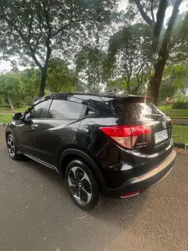 Honda HRV E 2015 Hitam Matic Low KM pajak panjang