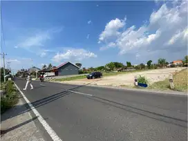 Godean km 8, Lokasi strategis di tepi Jl. Sidokarto
