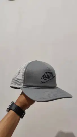 TOPI NIKE SPORTSWEAR CLASSIC 99 TRUCKER CAP ORIGINAL