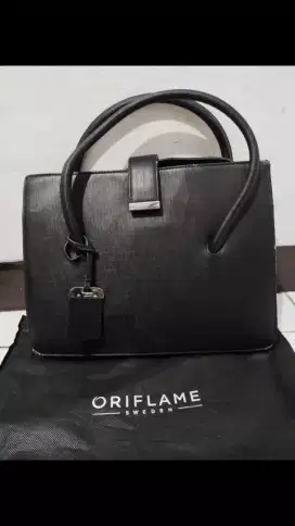 [Preloved] Tas Oriflame Ori Wanita Warna Hitam