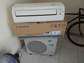 Ac daikin 1.5 pk merk thailand ftc35nv14